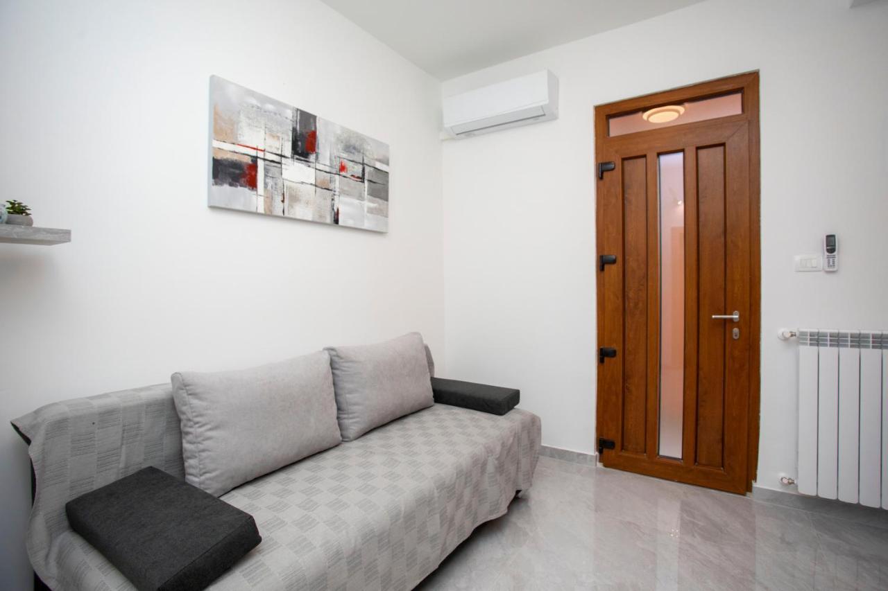Apartmani Marica Plomin Exterior photo